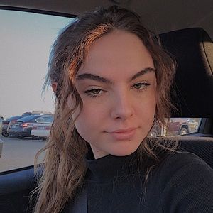 Meet your Posher, Hayley